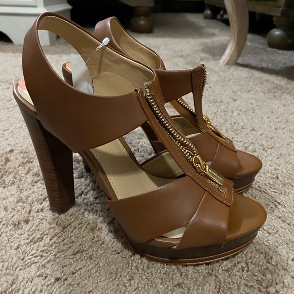 Michael Kors Shoes - Michael Kors Size 7